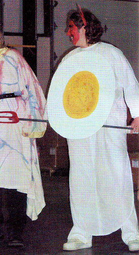 Deviled Egg Halloween Costume (via dollarstorecrafts.com)